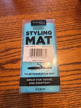 StudioDry Silicone Styling Mat - Light Blue